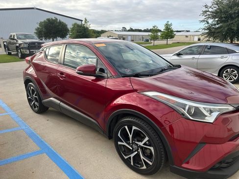 Used 2018 Toyota C-HR XLE FWD image 7