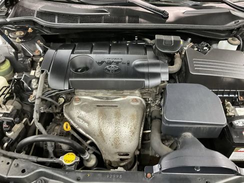 Used 2011 Toyota Camry LE FWD image 32