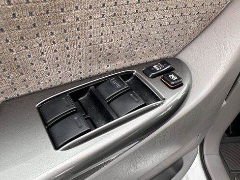 Used 2010 Toyota Sienna LE image 14