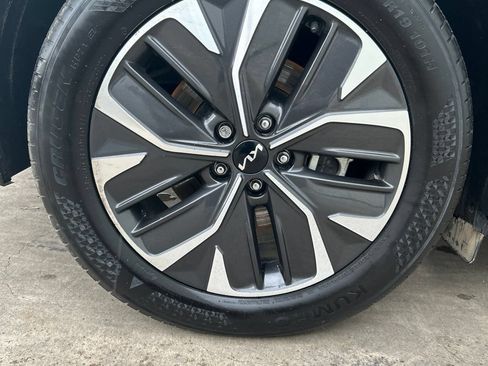 Used 2024 Kia EV6 Light RWD image 26