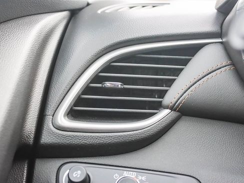 Certified 2022 Chevrolet Trax LT w/ LT Convenience Package image 42