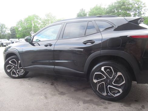 Used 2024 Chevrolet Trax RS FWD image 15
