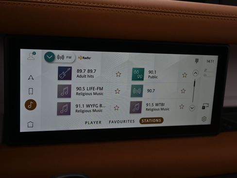 Certified 2023 Land Rover Defender 110 SE image 14