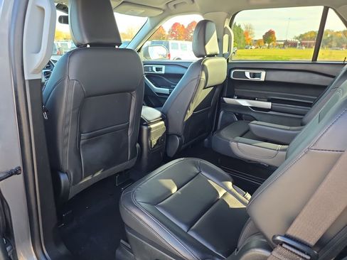 Used 2023 Ford Explorer XLT w/ Equipment Group 202A image 28