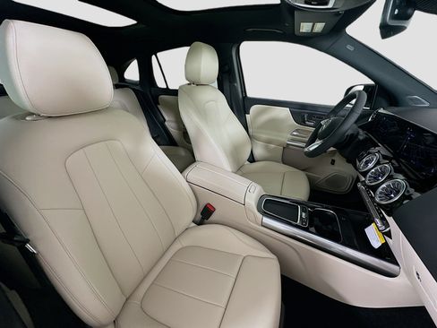 Certified 2026 Mercedes-Benz GLA 250 4MATIC image 36