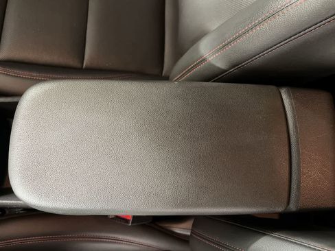 Used 2024 Chevrolet Trax RS w/ Sunroof Package FWD image 22