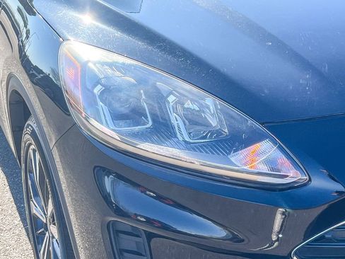 Used 2021 Ford Escape SE w/ SE Sport Appearance Package image 7