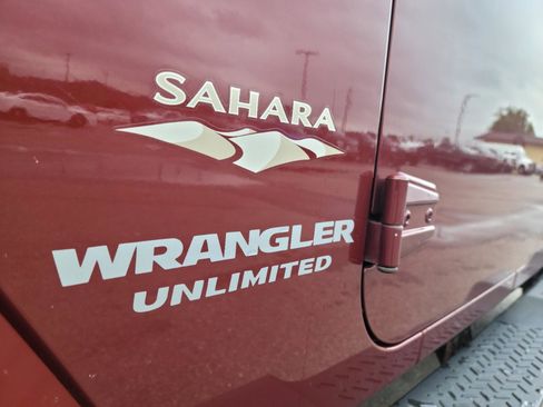 Used 2007 Jeep Wrangler Unlimited Sahara w/ Trailer Tow Group AWD/4WD image 14
