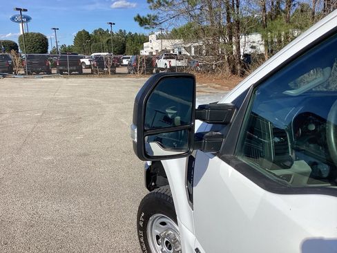 Used 2022 Ford F250 XL w/ Power Equipment Group image 16