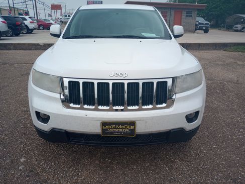Used 2013 Jeep Grand Cherokee Laredo image 2