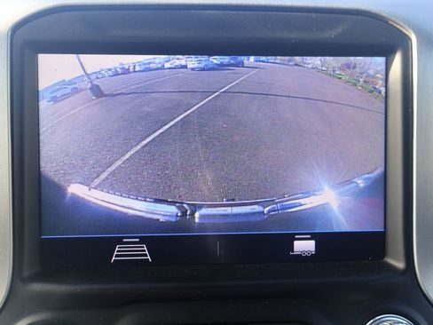 Used 2021 GMC Sierra 1500 SLE w/ Remote Start Package image 10