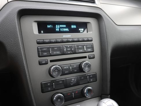 Used 2010 Ford Mustang GT Premium RWD image 11