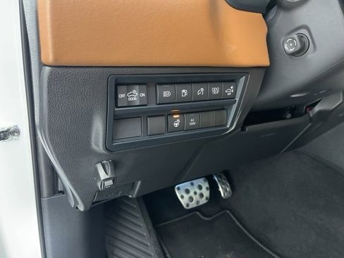 Used 2025 Toyota Tundra 1794 Edition image 29