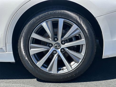 Used 2020 Lexus ES 300h w/ Accessory Package 2 FWD image 9