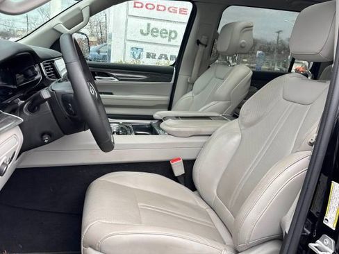 Used 2022 Jeep Wagoneer Series II w/ Premium Group I image 6