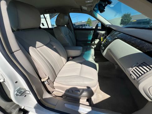 Used 2009 Cadillac DTS w/ Trunk Convenience Package image 30