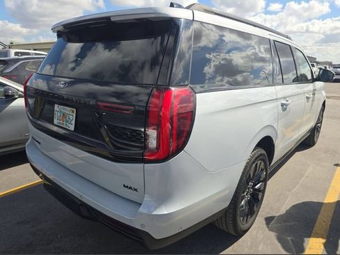 Used 2025 Ford Expedition Max Platinum w/ Stealth Appearance Package AWD/4WD image 3