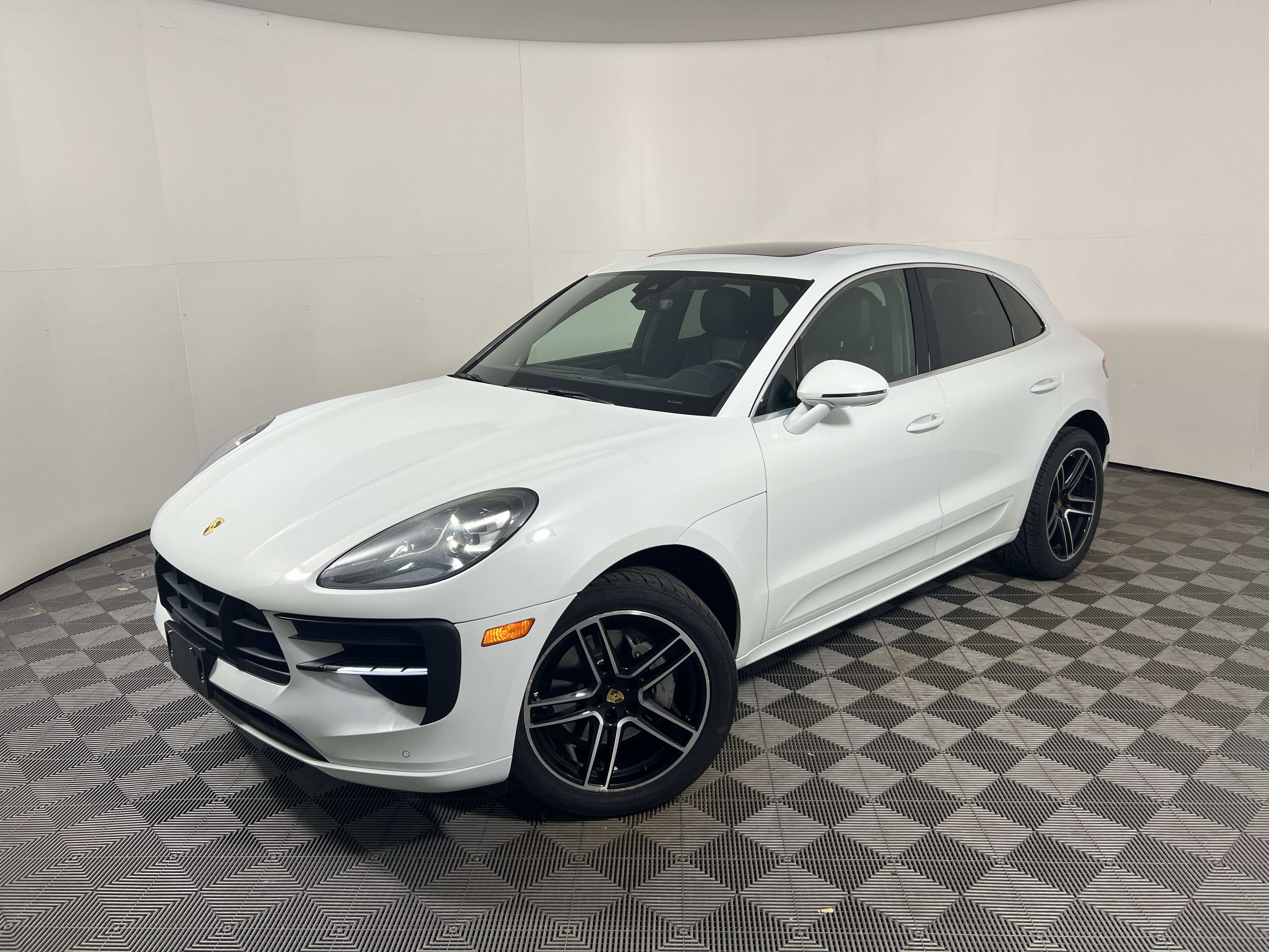 Used 2019 Porsche Macan S AWD/4WD image 1