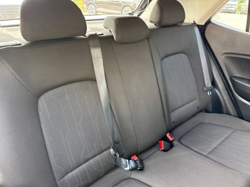 Used 2021 Hyundai Venue SE FWD image 23