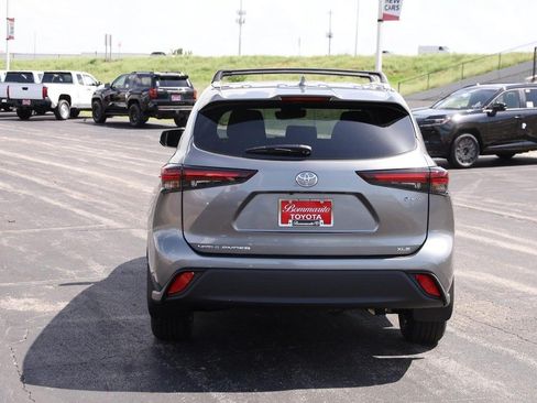 New 2026 Toyota Highlander XLE AWD/4WD image 6