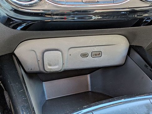 Used 2024 Chevrolet Trax RS image 25