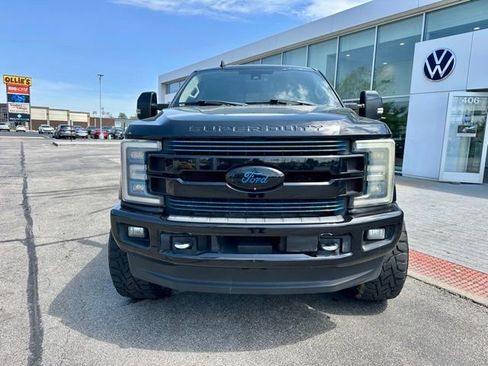 Used 2019 Ford F250 Limited image 2