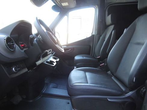 Used 2024 Mercedes-Benz Sprinter 2500 image 10