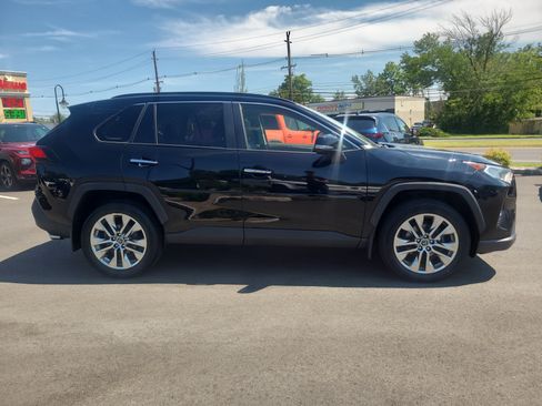 Certified 2019 Toyota RAV4 Limited w/ Advanced Technology Package AWD/4WD image 4