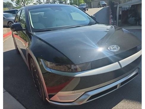 Used 2024 Hyundai Ioniq 5 Limited AWD/4WD image 2