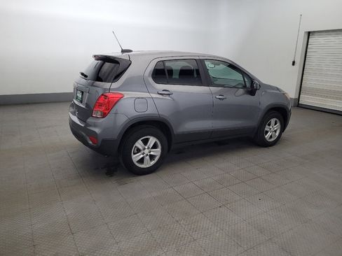 Used 2020 Chevrolet Trax LS w/ Tint and Cruise Package AWD/4WD image 10
