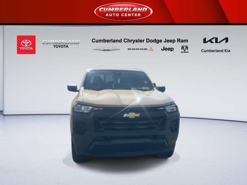 Used 2023 Chevrolet Colorado W/T image 3