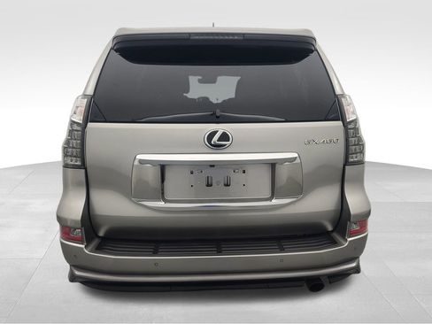 Used 2023 Lexus GX 460 Premium w/ Accessory Package image 5