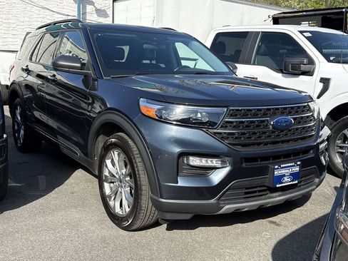 Used 2023 Ford Explorer XLT image 1