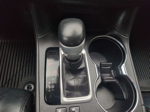 Used 2017 Toyota Highlander FWD V6 image 26