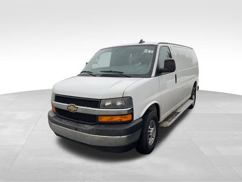 Used 2024 Chevrolet Express 2500 w/ Driver Convenience Package image 4