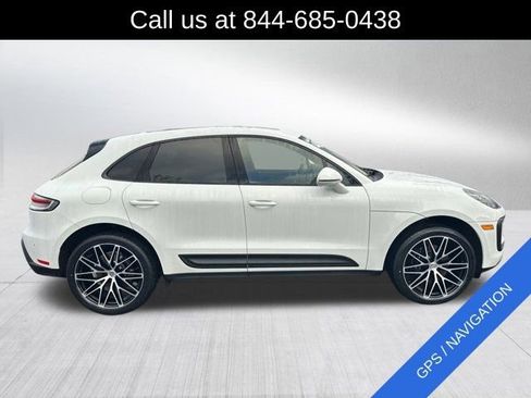 Used 2022 Porsche Macan image 4
