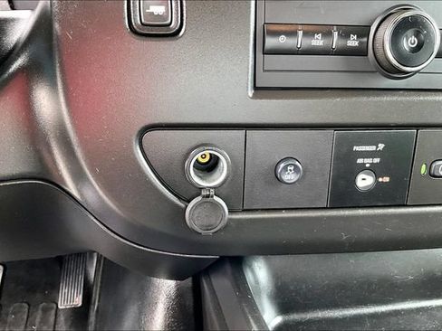 Used 2021 GMC Savana 2500 w/ Enhanced Convenience Package RWD image 15