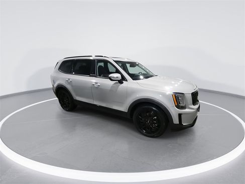 Used 2022 Kia Telluride EX w/ EX Premium Package image 2