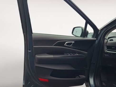 Used 2025 Kia Carnival SX Prestige FWD image 26