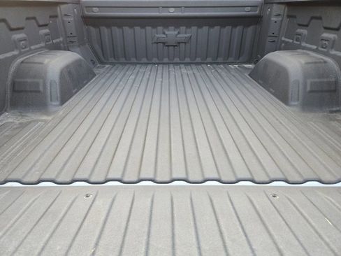 Used 2025 Chevrolet Silverado 1500 ZR2 image 13