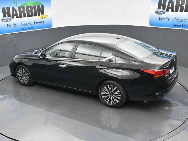 Used 2025 Nissan Altima 2.5 SV FWD image 23