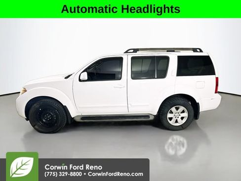 Used 2011 Nissan Pathfinder SV AWD/4WD image 4