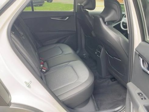Used 2023 Kia Niro Wave w/ Wave Preserve Package FWD image 13