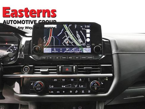 Used 2023 Nissan Pathfinder SL w/ Lighting Package (N92) AWD/4WD image 11