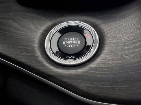 Used 2023 Jeep Grand Cherokee Limited image 24