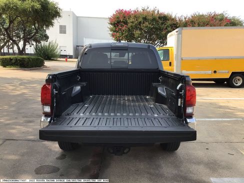 Used 2022 Toyota Tacoma SR5 RWD image 10