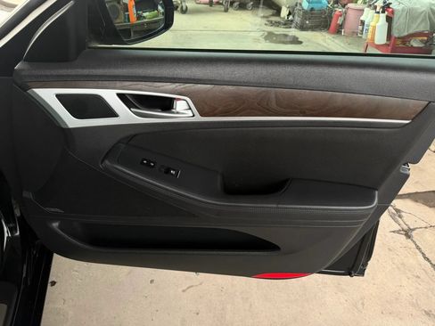 Used 2015 Hyundai Genesis 5.0 RWD image 15