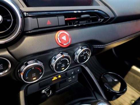 Used 2022 MAZDA MX-5 Miata Grand Touring w/ Weather Package image 20