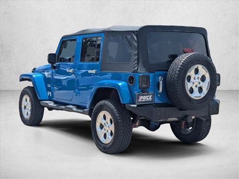 Used 2015 Jeep Wrangler Unlimited Sahara w/ Connectivity Group AWD/4WD image 7