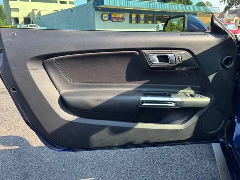 Used 2019 Ford Mustang Coupe RWD image 15